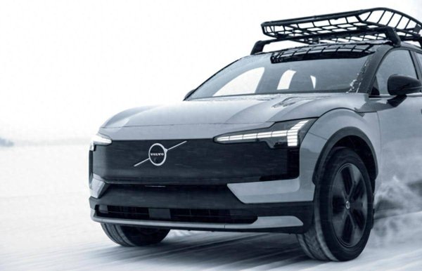 配资炒股投资 23.38万解锁北欧式轻越野 沃尔沃EX30 Cross Country上市